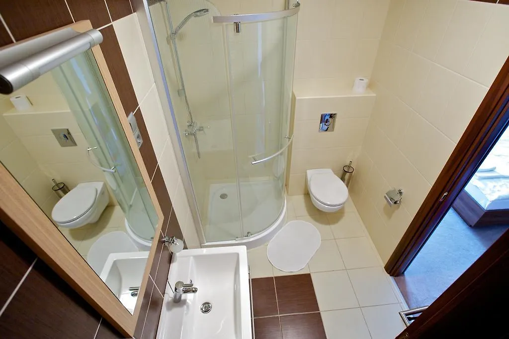 Airport Wellness Panzio Hotel Hajdúszoboszló 2*,  Magyarország