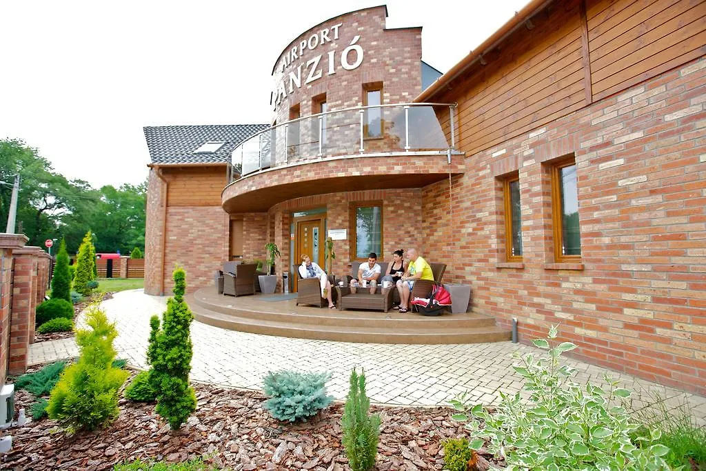 Airport Wellness Panzio Hotel Hajdúszoboszló 2*,  Magyarország