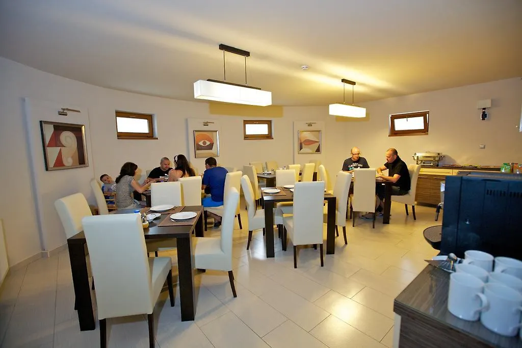 Airport Wellness Panzio Hotel Hajdúszoboszló Vendégház